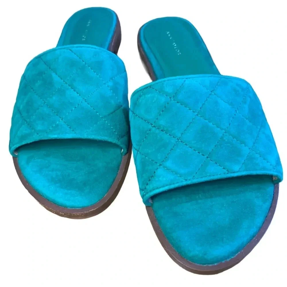 NWOB Ann Taylor Green Faux Suede Flat Sandals, Size 8. Quilted Pattern, Slip On